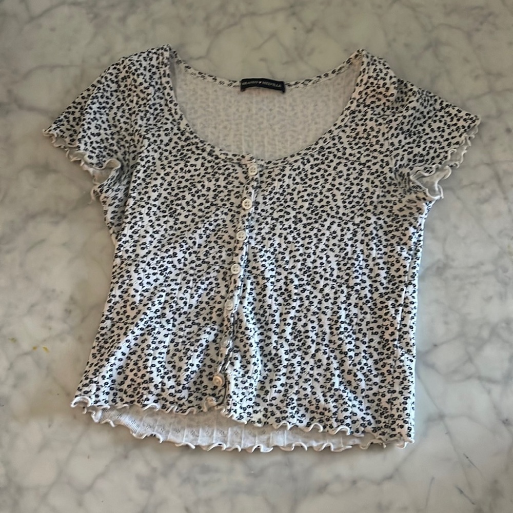Brandy Melville Black and White Flower Top Size 2/4